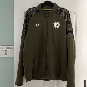 Under Armour, Notre Dame full zip freedom jacket. Size XL  EUC worn twice.